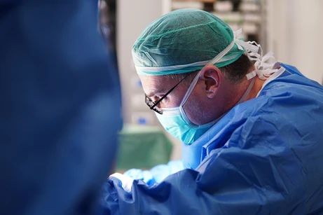ניתוח זעיר פולשני חדשני לטיפול בהלוקס ריגידוס